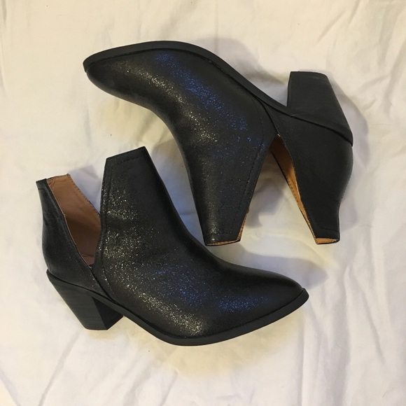 N.Y.L.A  NASTY Gal  Izzy Black Booties - Picture 4 of 7